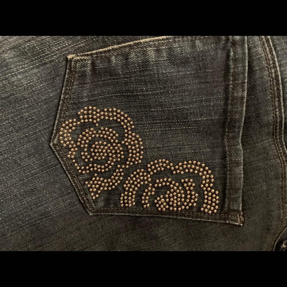 Flower beaded detailing on back pockets